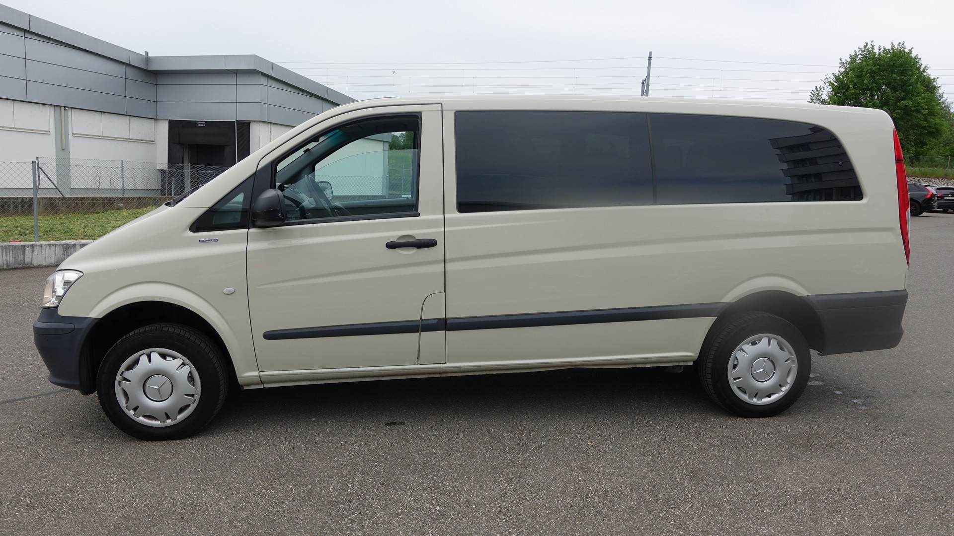 MERCEDES-BENZ Vito 116 CDI Blue Efficiency EL 4Matic A-image-3