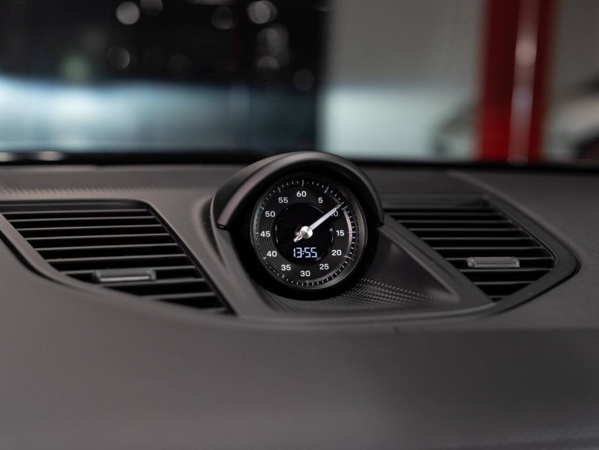 PORSCHE Panamera 4 E-Hybrid-image-9
