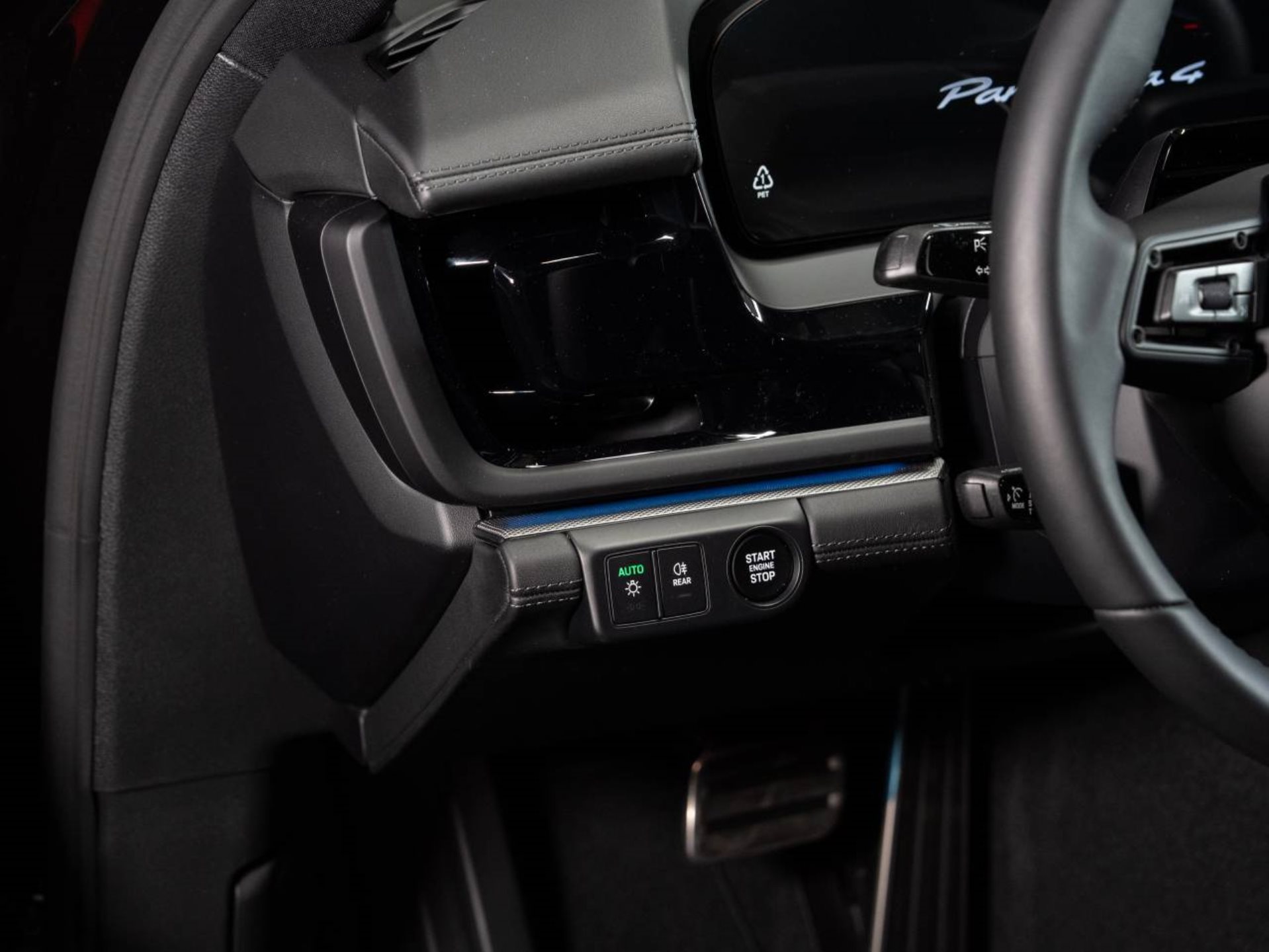 PORSCHE Panamera 4 E-Hybrid-image-11