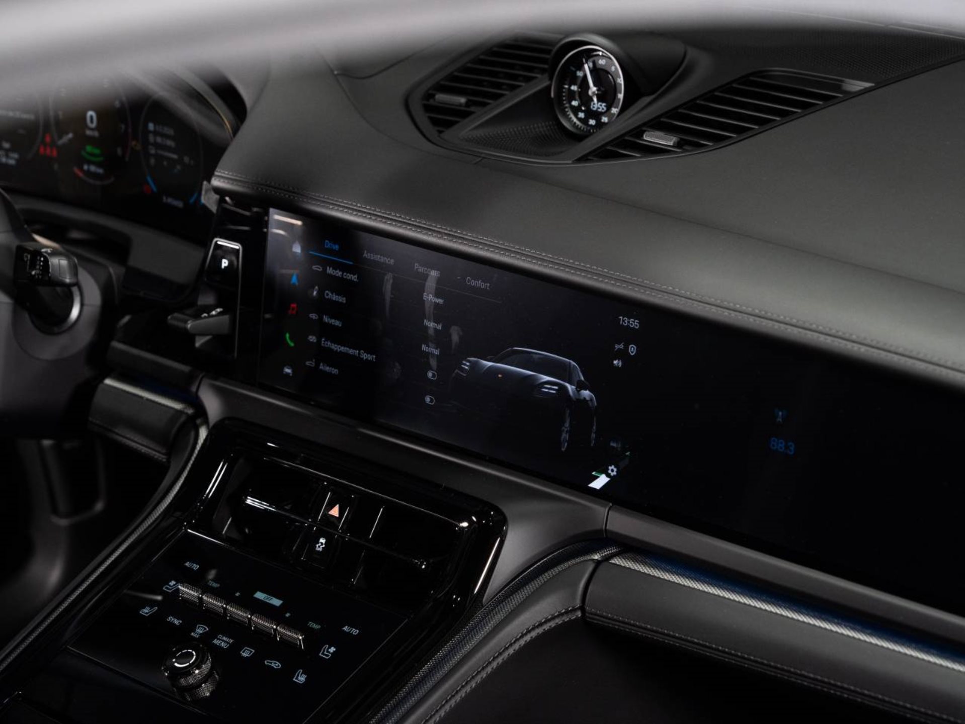 PORSCHE Panamera 4 E-Hybrid-image-10