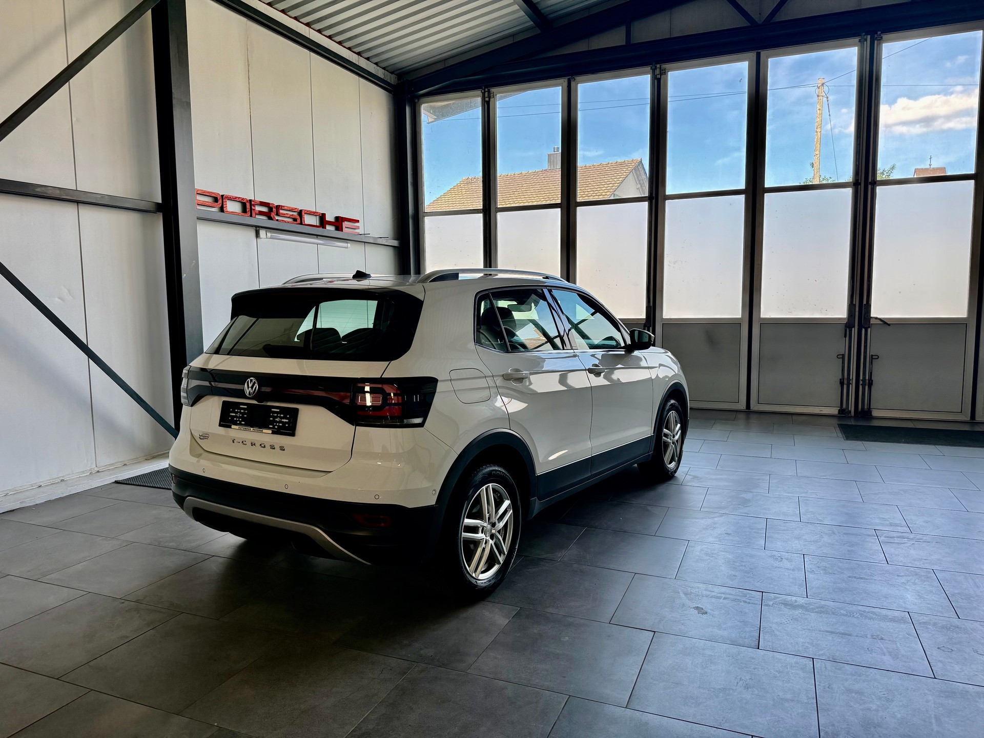 VW T-Cross 1.0 TSI Sport Style DSG-image-3