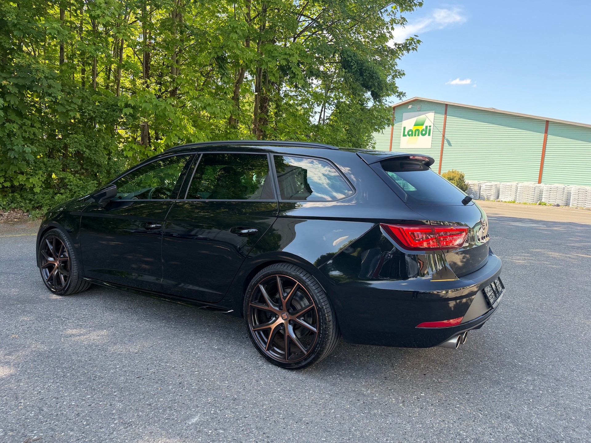 SEAT Leon ST 2.0 Eco TSI Swiss Cupra 4Drive ABT DSG-showroom-element-2