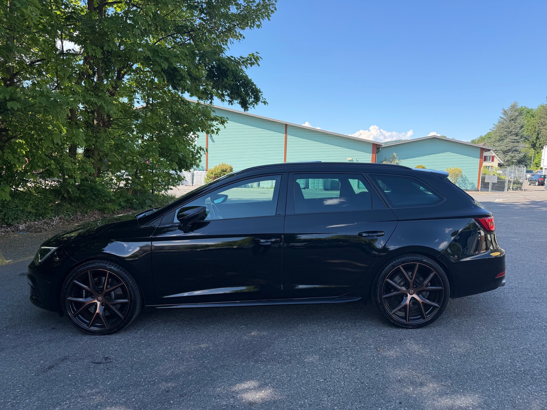 SEAT Leon ST 2.0 Eco TSI Swiss Cupra 4Drive ABT DSG-showroom-element-1
