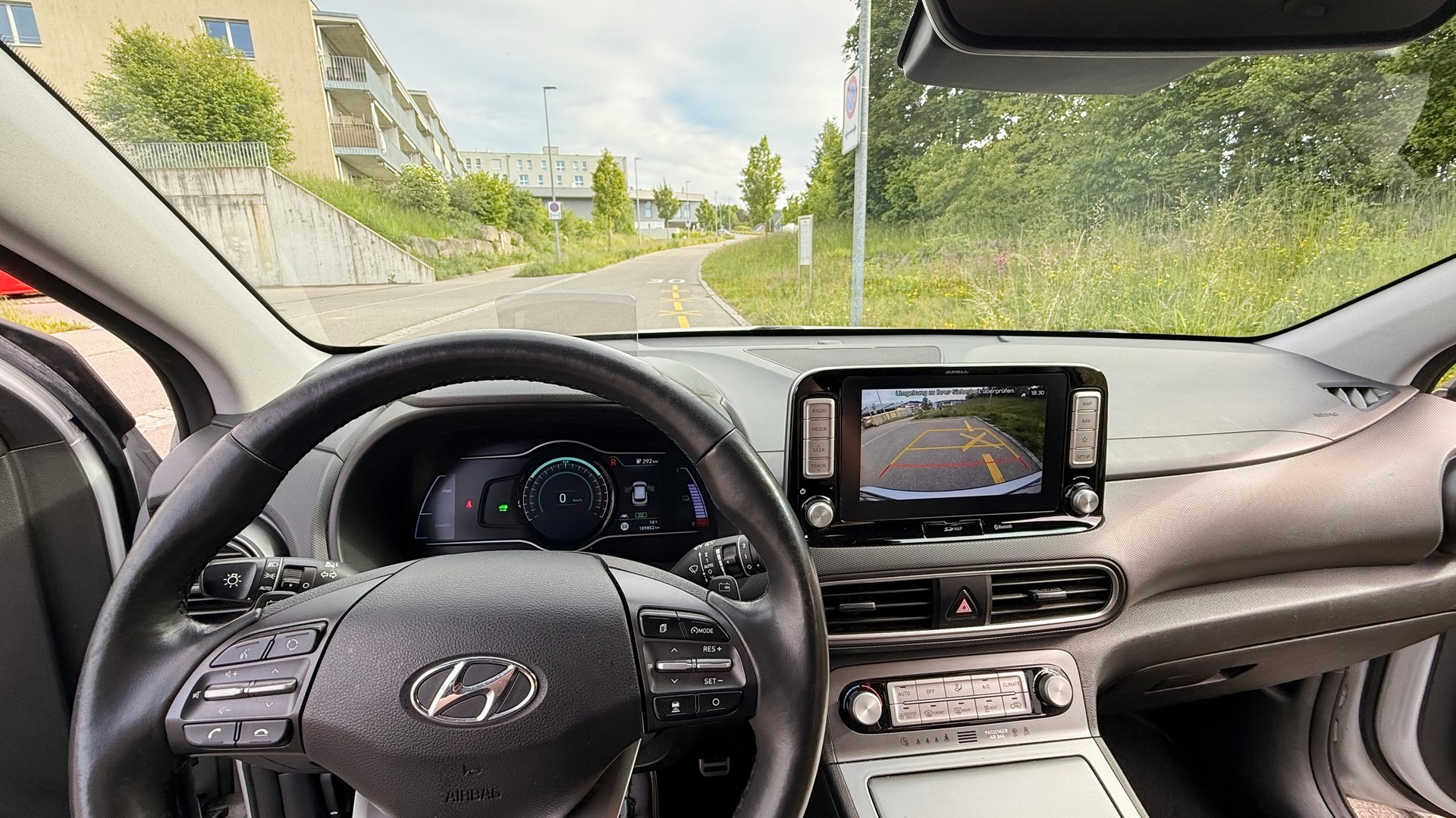 HYUNDAI Kona EV Premium / Vertex-image-1
