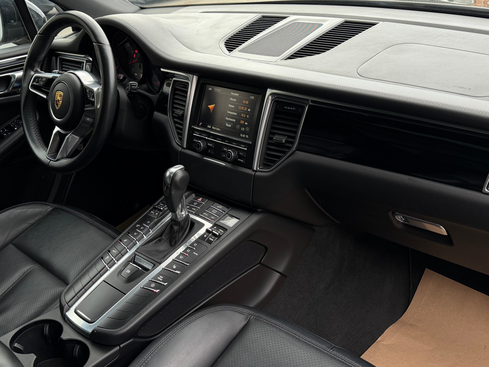 PORSCHE Macan S PDK-image-15