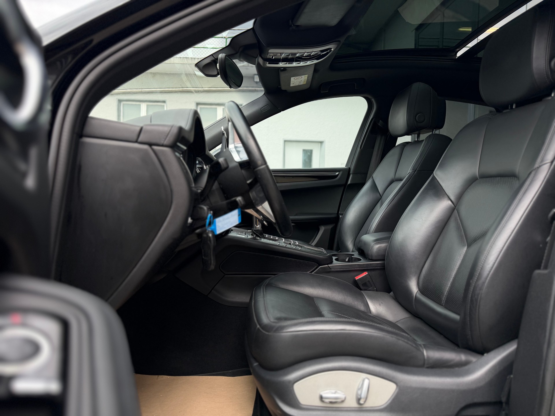 PORSCHE Macan S PDK-image-10