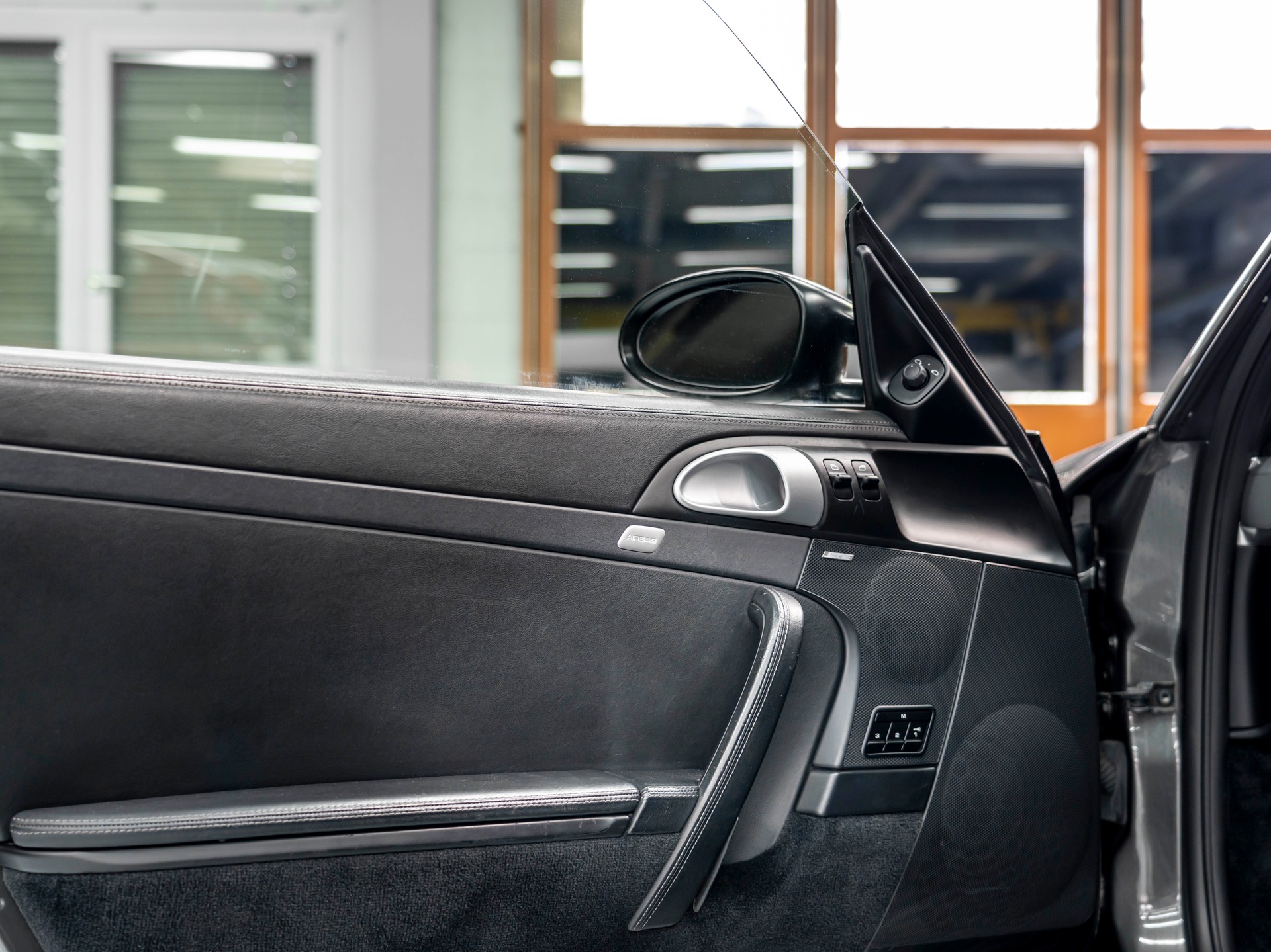 PORSCHE 9FF sur base 911 Turbo-image-23