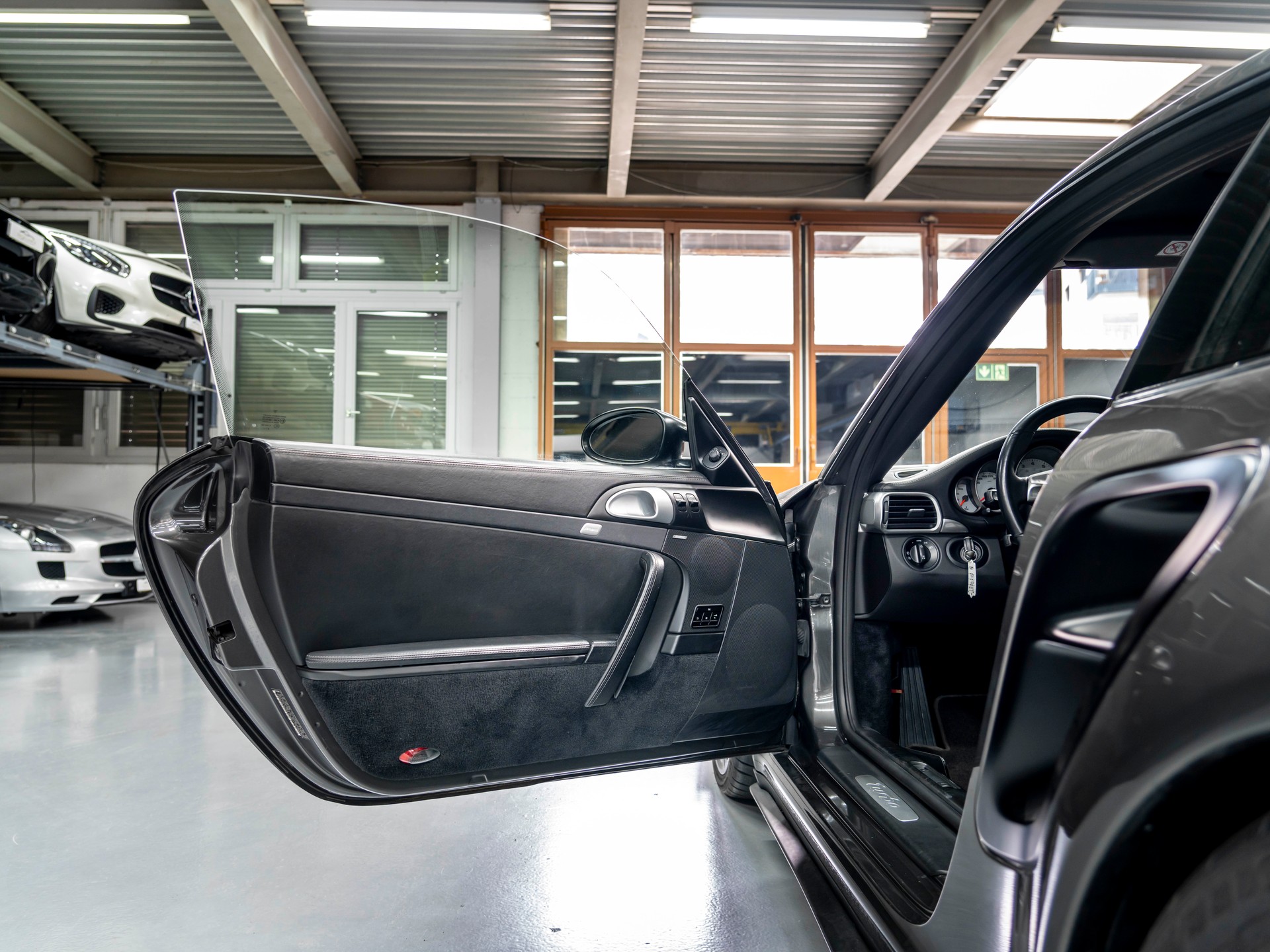 PORSCHE 9FF sur base 911 Turbo-image-22