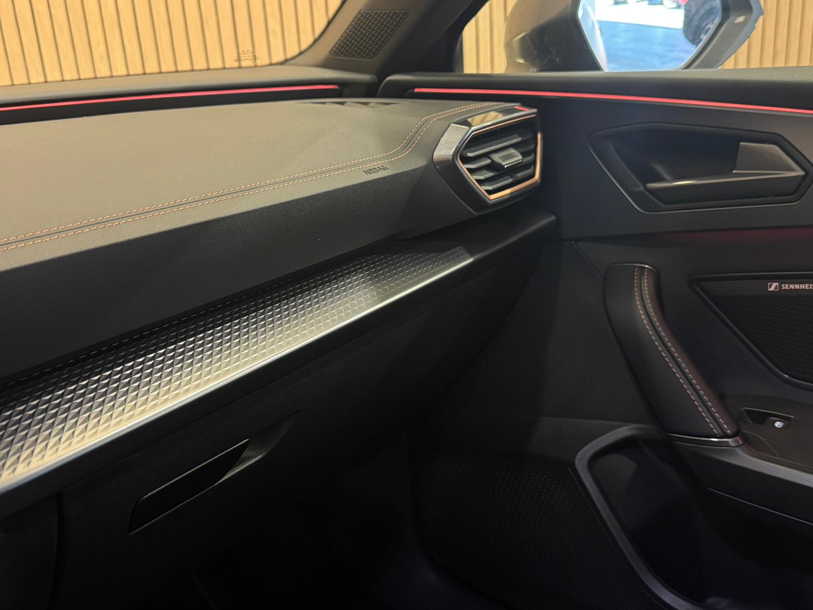 CUPRA LEON 1.5 TSI DSG *Magnetic Grau Matt*-image-15