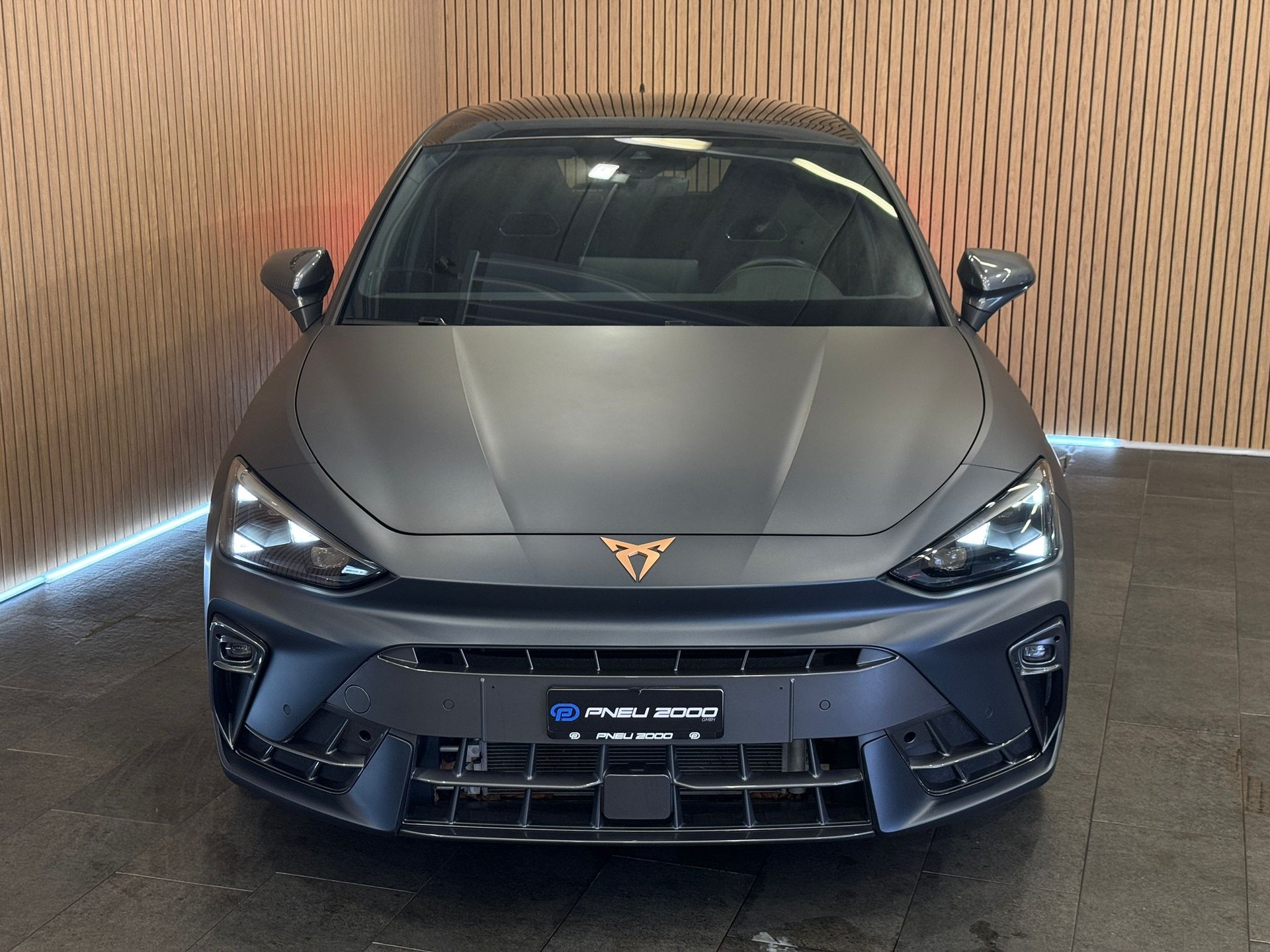 CUPRA LEON 1.5 TSI DSG *Magnetic Grau Matt*-showroom-element-2