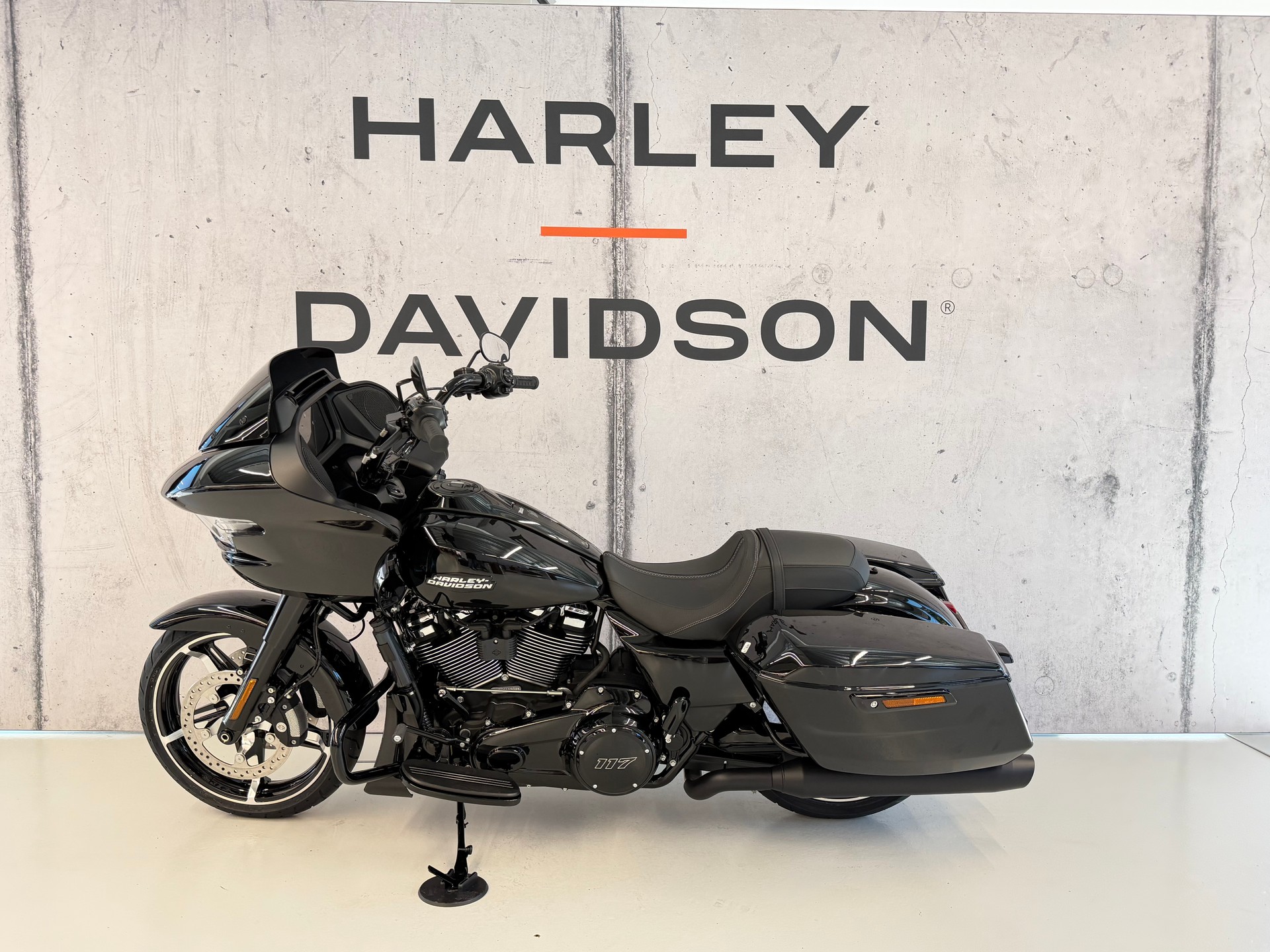 HARLEY-DAVIDSON FLTRX Road Glide 117-showroom-element-3