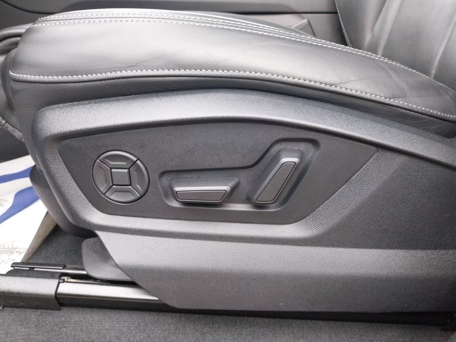 AUDI SQ7 4.0 V8 TFSI quattro tiptronic-image-12