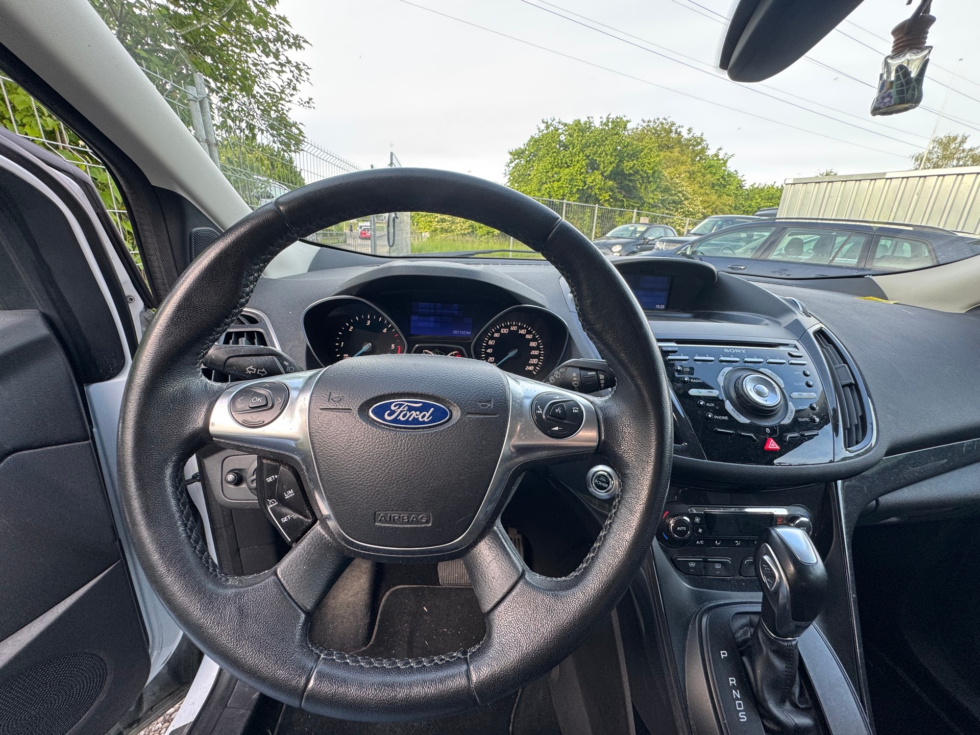 FORD Kuga 2.0 TDCi Carving 4WD PowerShift-image-8