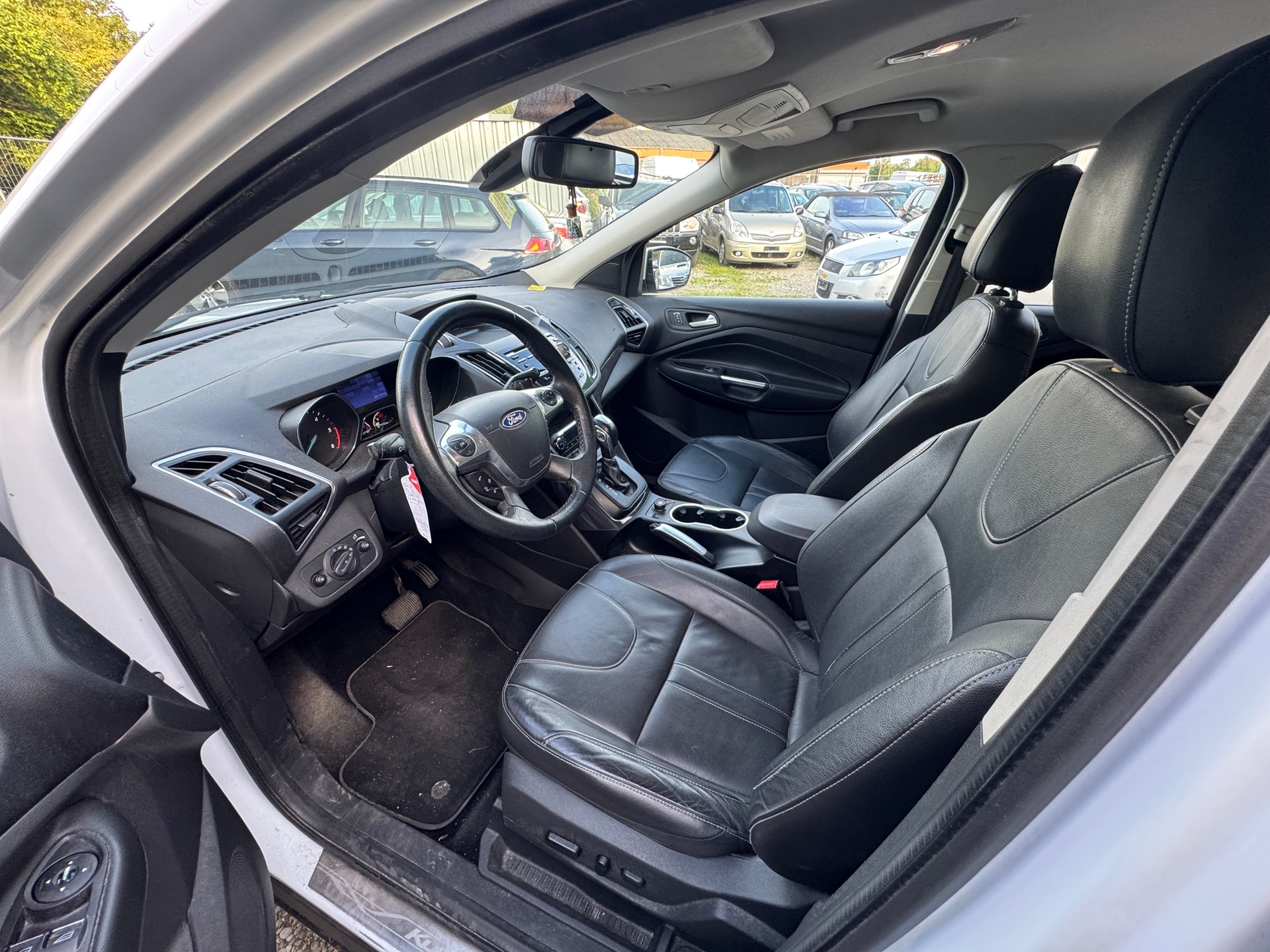 FORD Kuga 2.0 TDCi Carving 4WD PowerShift-image-11