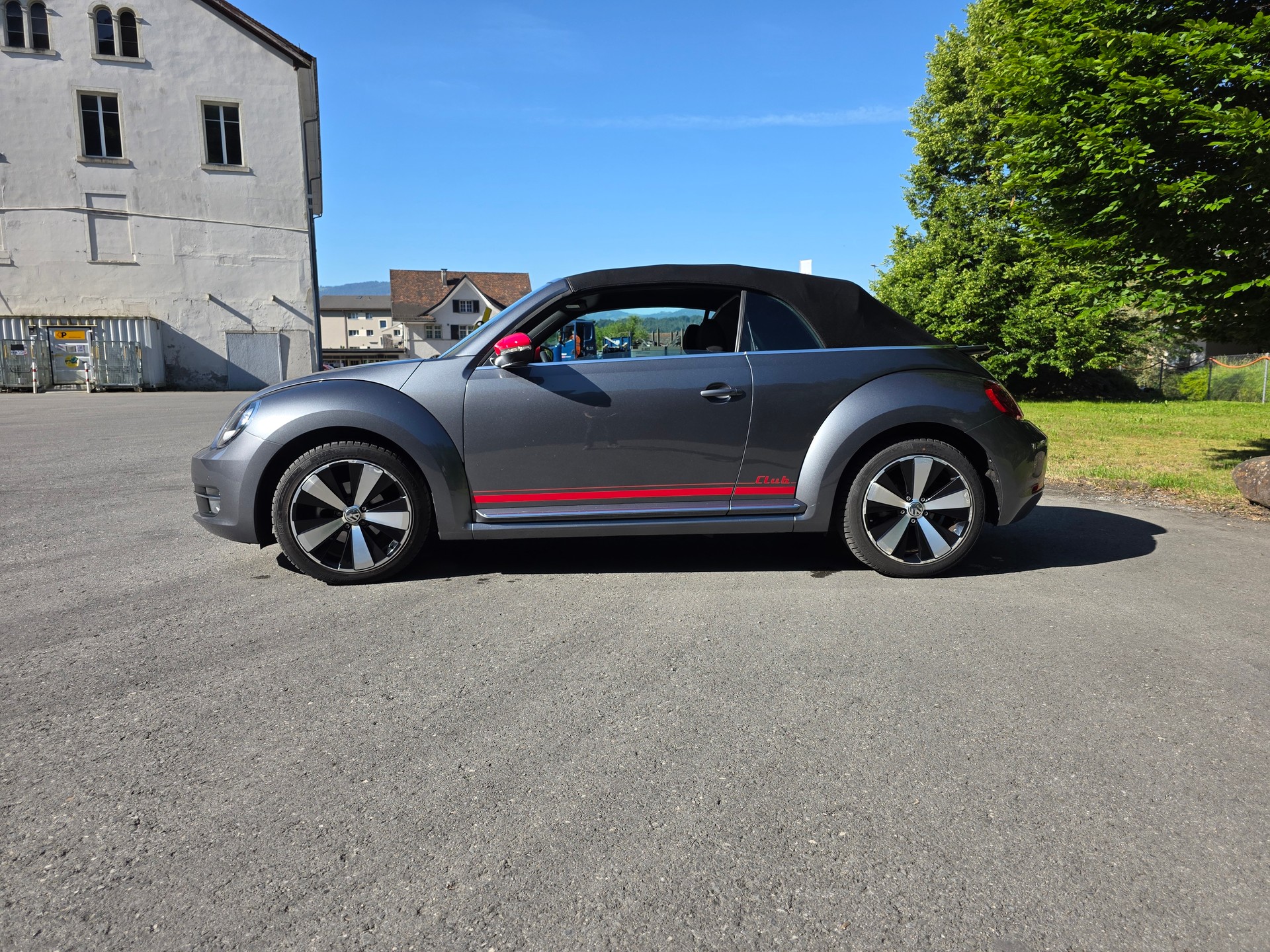 VW Beetle Cabrio 1.2 TSI BMT Club DSG-image-13