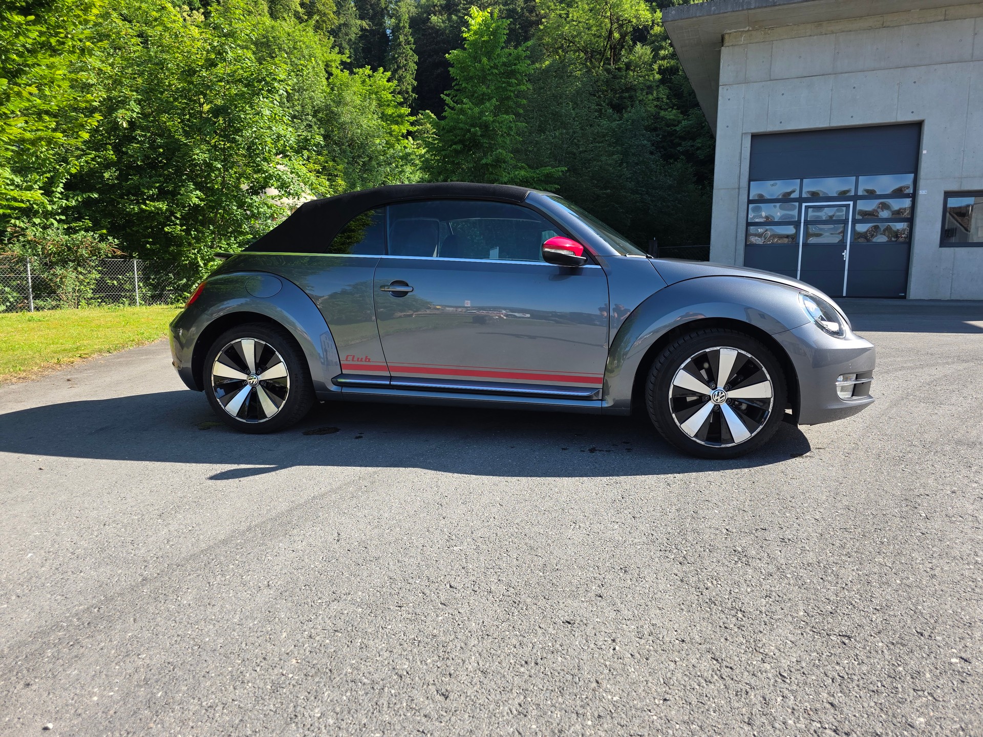 VW Beetle Cabrio 1.2 TSI BMT Club DSG-image-8