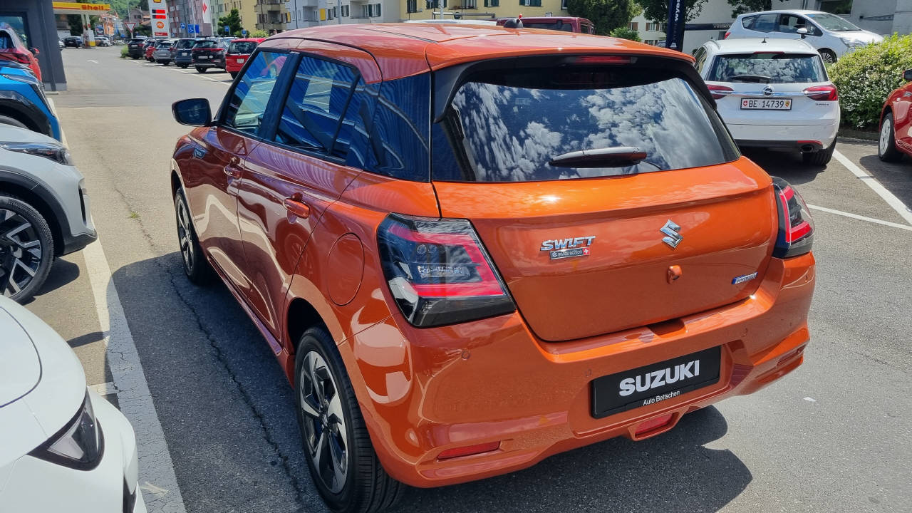 SUZUKI Swift 1.2 Sakura Top Hybrid 4x4-image-5