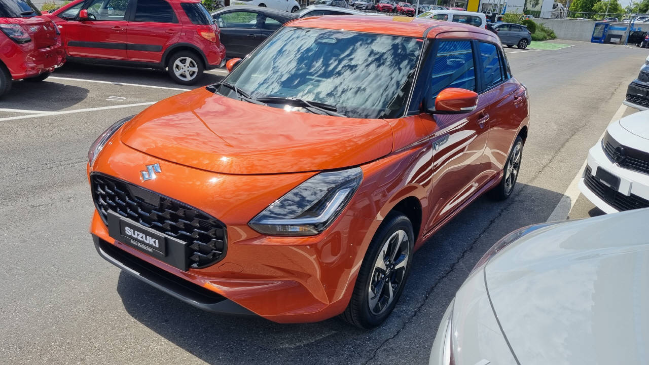 SUZUKI Swift 1.2 Sakura Top Hybrid 4x4-image-2