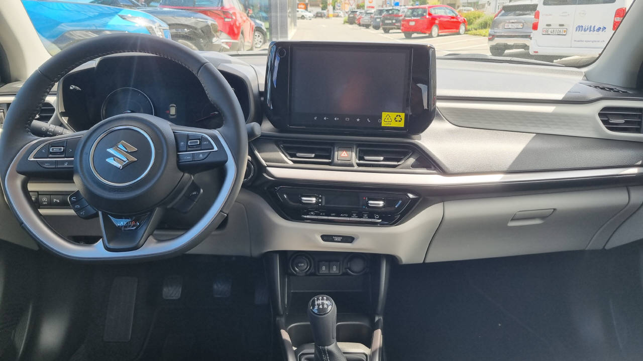 SUZUKI Swift 1.2 Sakura Top Hybrid 4x4-image-8