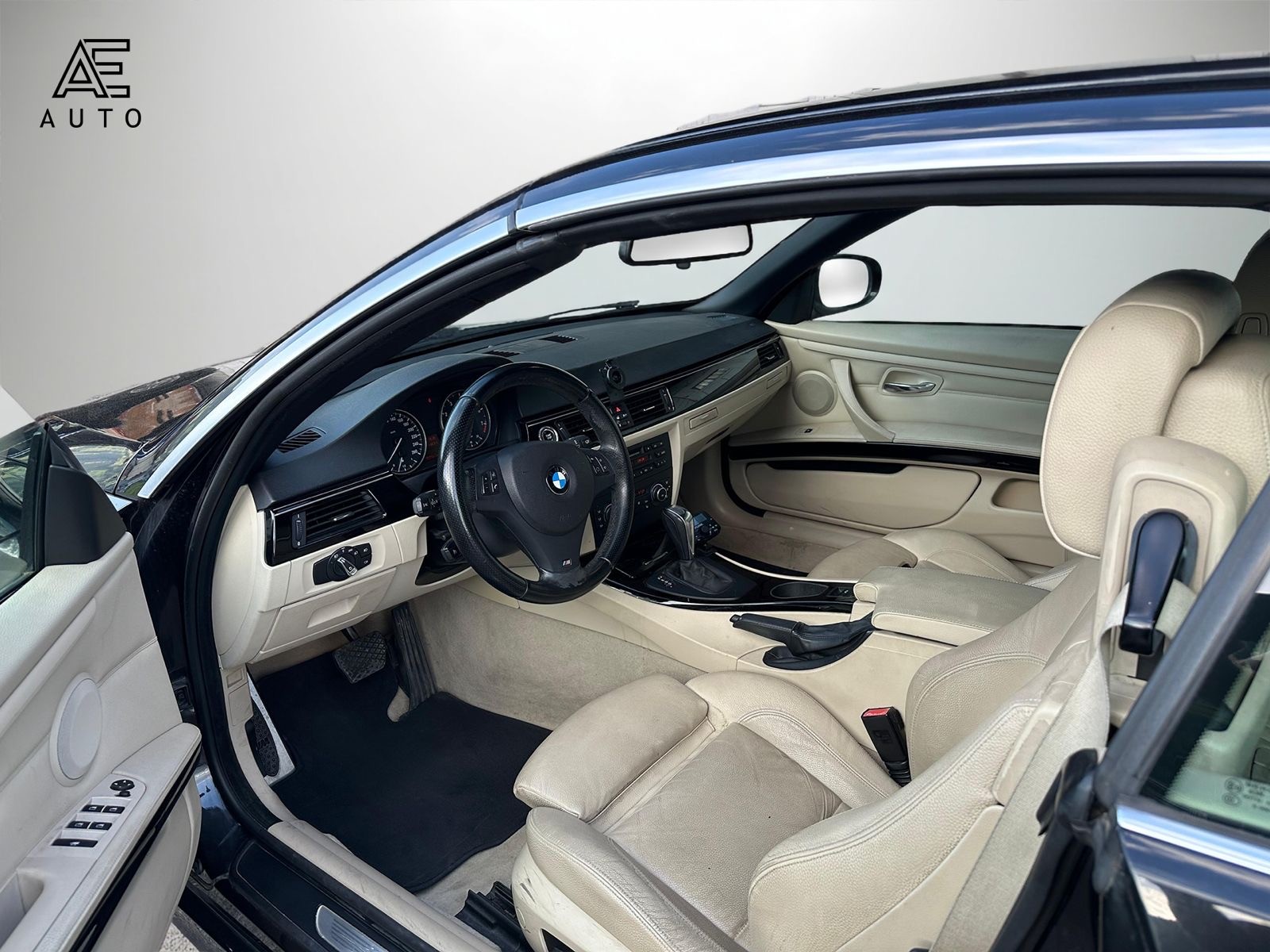 BMW 320i M-Paket Cabrio-image-8