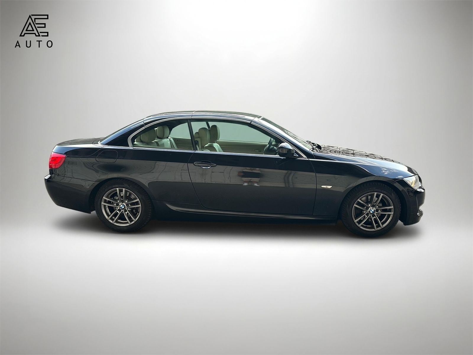 BMW 320i M-Paket Cabrio-image-7