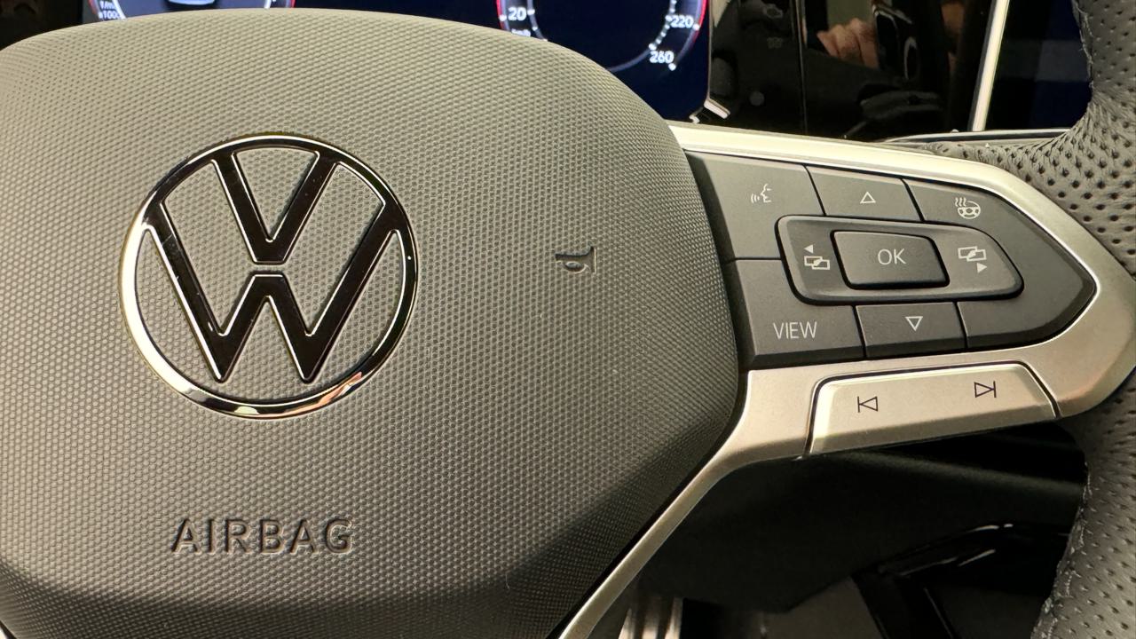 VW Golf 2.0 TSI R-Line DSG 4 Motion-image-9