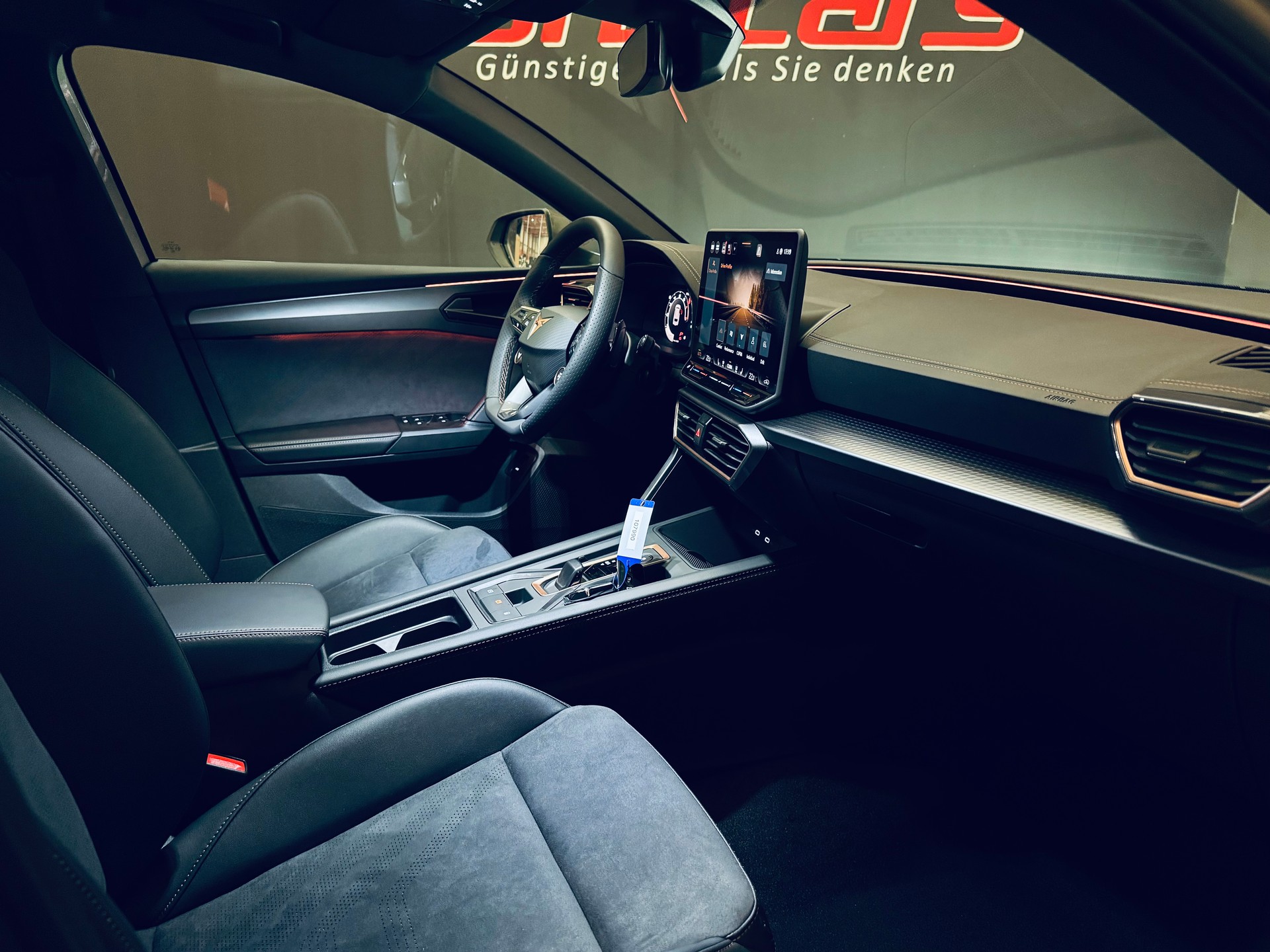 CUPRA LEON ST 2.0 TSI VZ DSG 4Drive-image-29