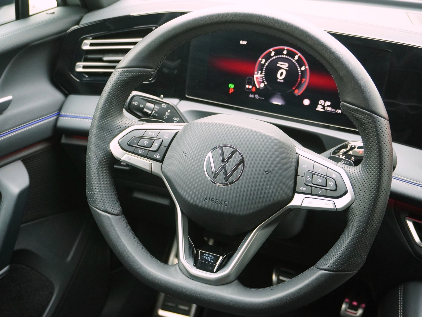 VW Tiguan 2.0 TSI DSG R-Line Black Style 4Motion (2025)-image-10
