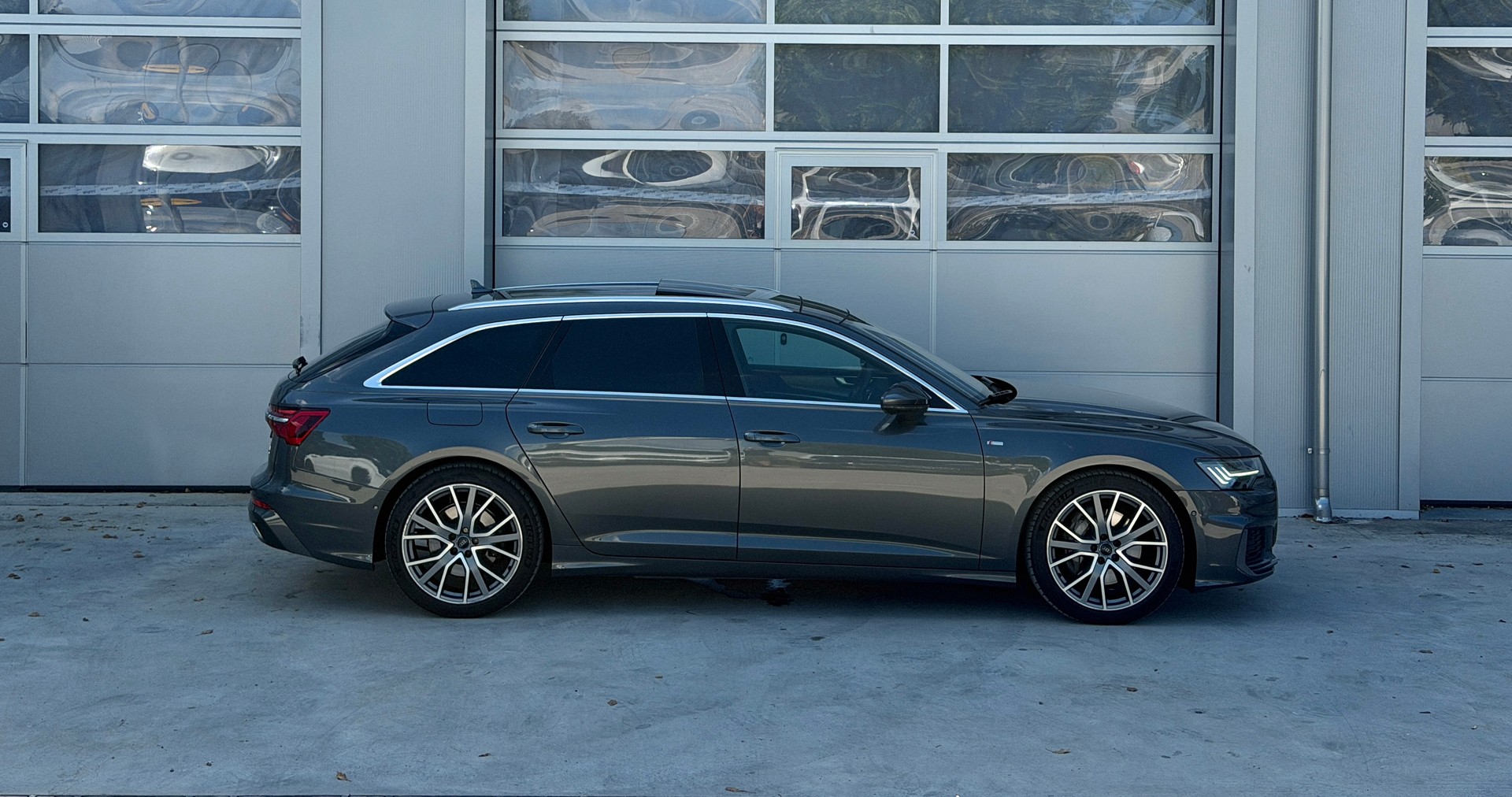 AUDI A6 Avant 50 TDI Sport quattro tiptronic S Line-image-2