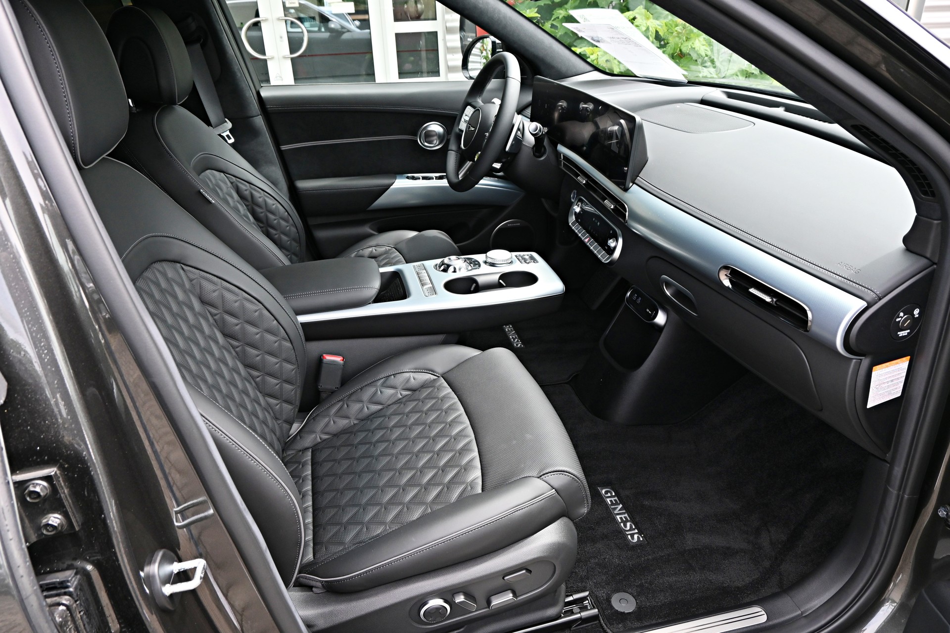 GENESIS GV60 77.4 kWh Sport Plus AWD 490PS 4X4 (CH Auto) + Werksgarantie 09.2029-image-11
