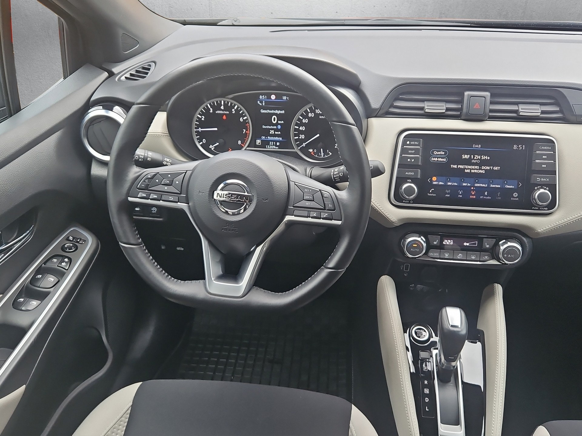NISSAN Micra IG-T100 Tekna AVM+LED-image-12