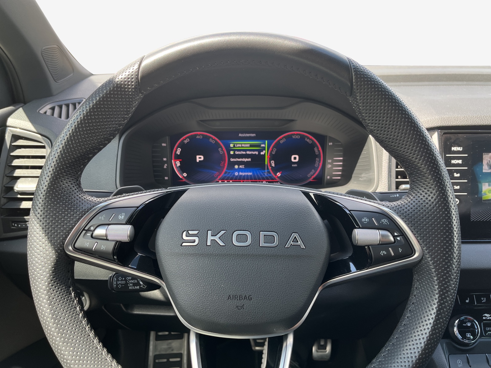 SKODA Karoq 2.0 TSI SportLine 4x4 DSG-image-9