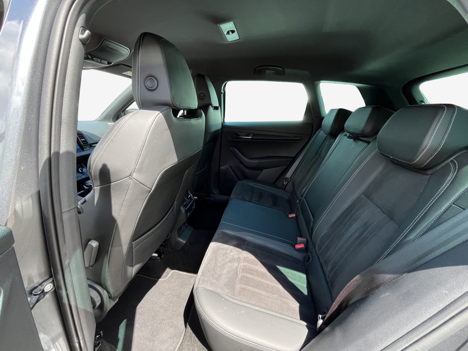 SKODA Karoq 2.0 TSI SportLine 4x4 DSG-image-11