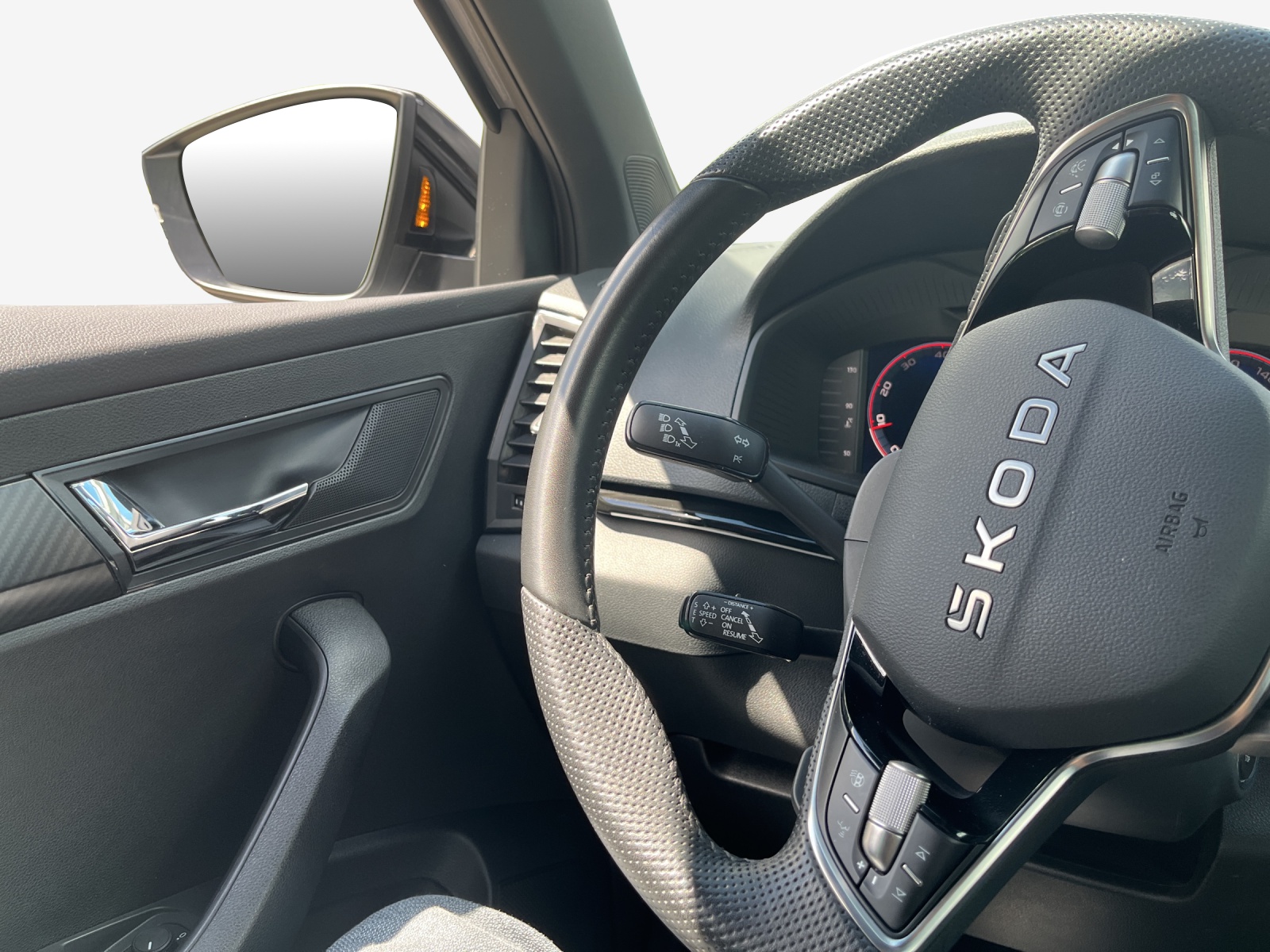 SKODA Karoq 2.0 TSI SportLine 4x4 DSG-image-14