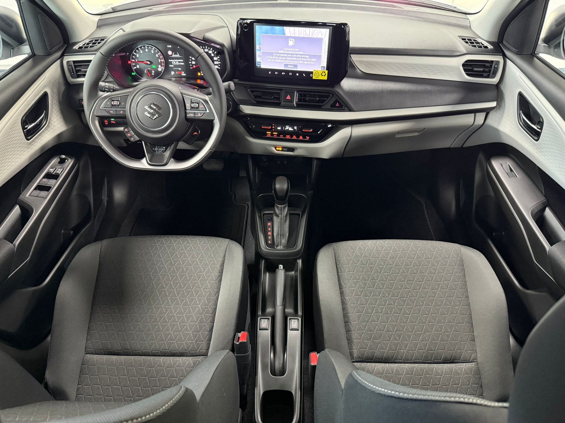 SUZUKI Swift 1.2 Sakura Hybrid CVT-image-11