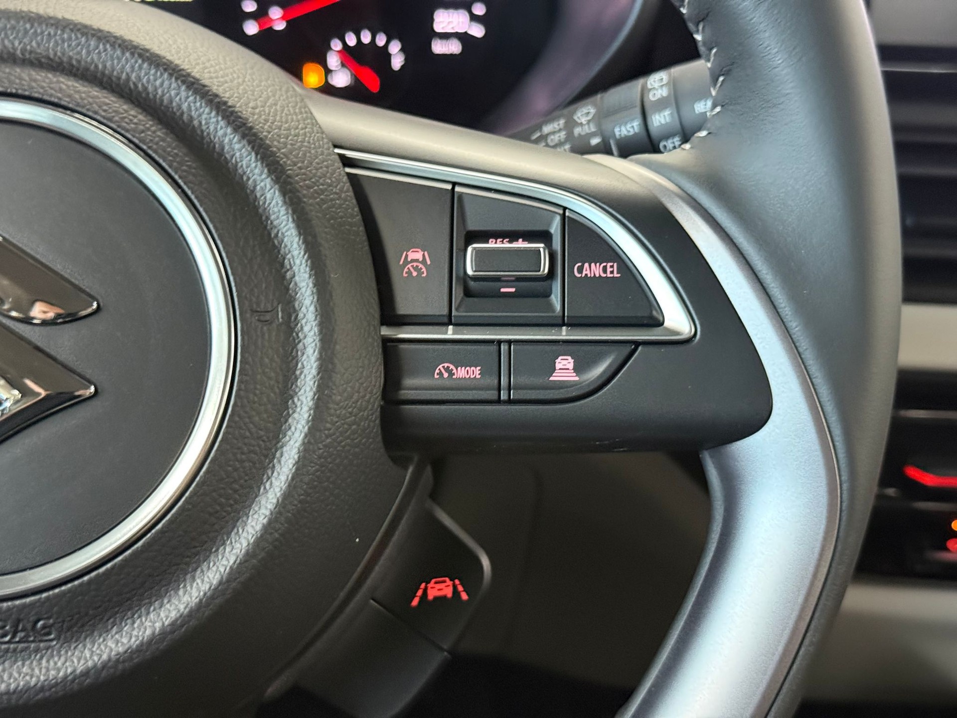 SUZUKI Swift 1.2 Sakura Hybrid CVT-image-15