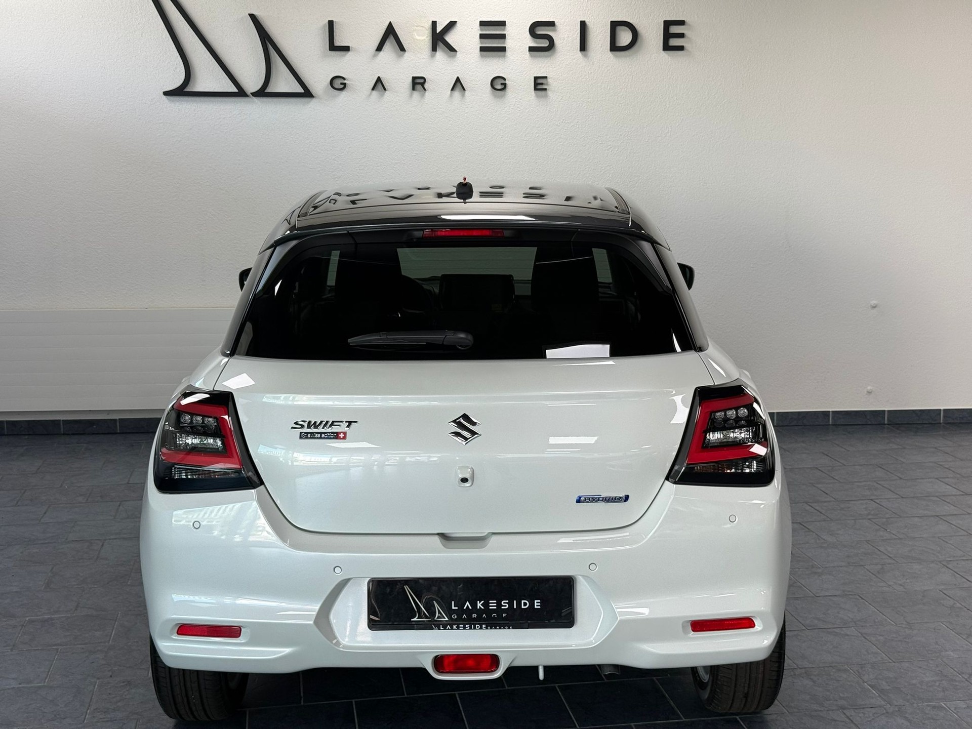 SUZUKI Swift 1.2 Sakura Hybrid CVT-image-4