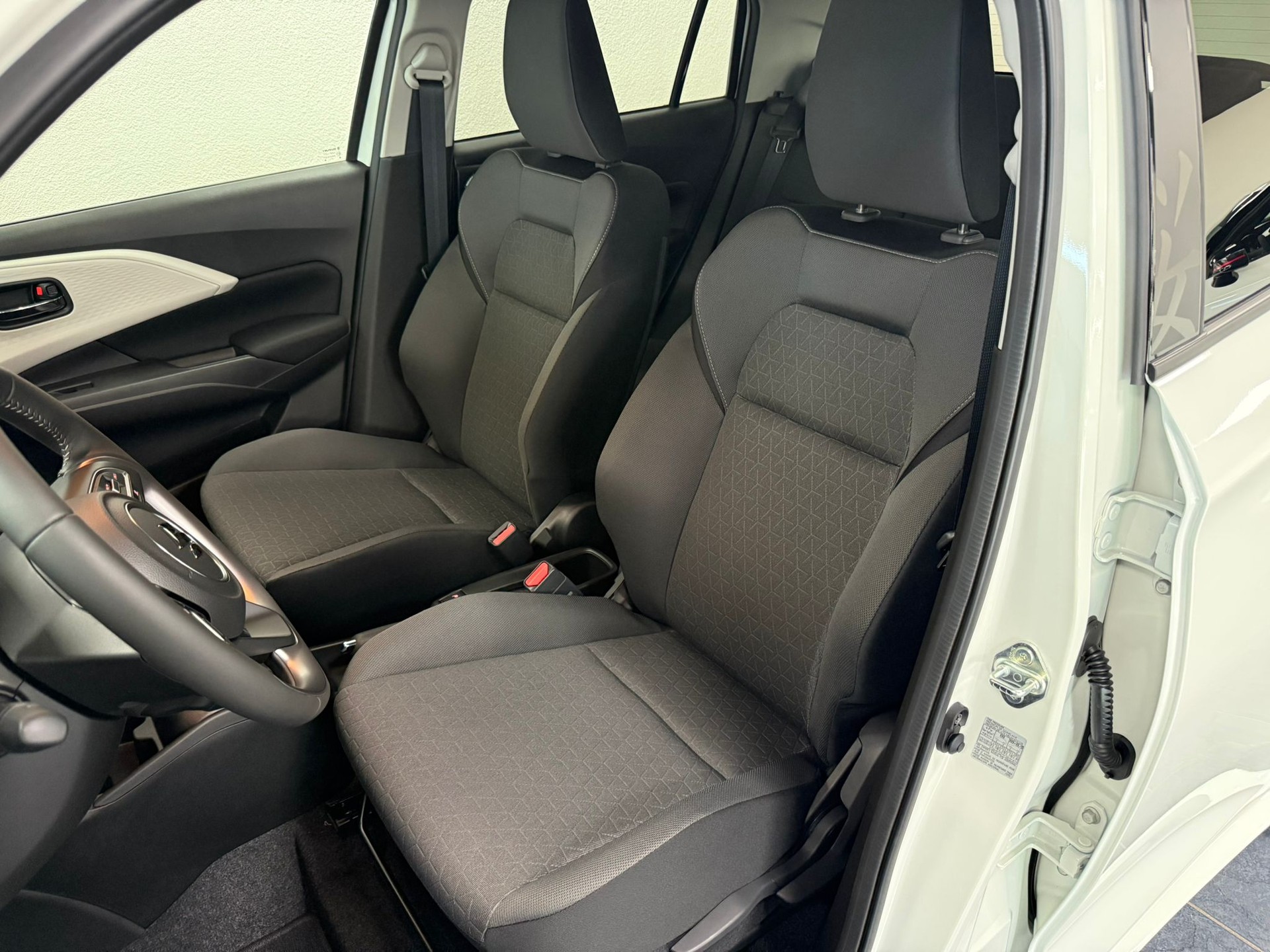 SUZUKI Swift 1.2 Sakura Hybrid CVT-image-12