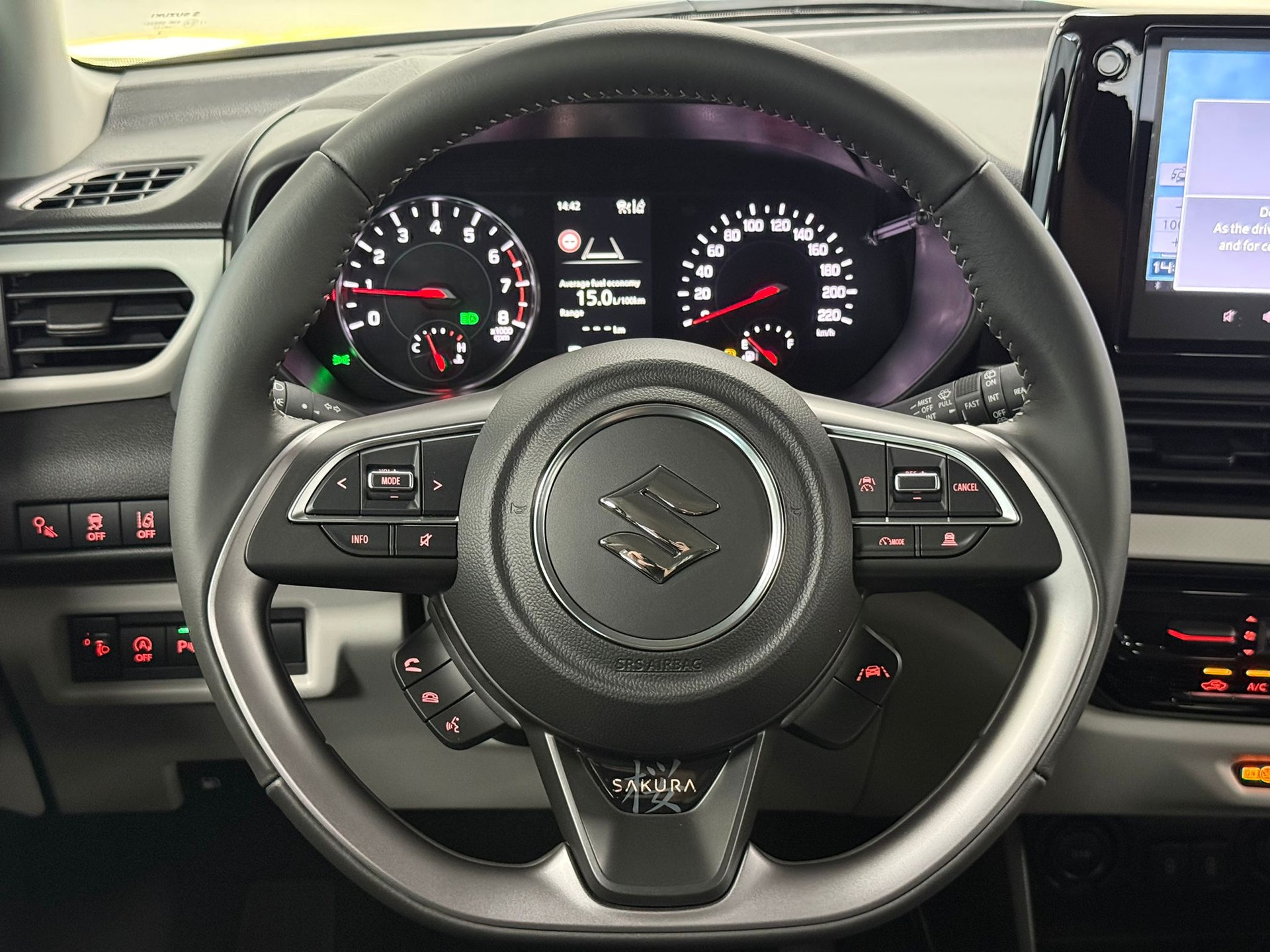 SUZUKI Swift 1.2 Sakura Hybrid CVT-image-13