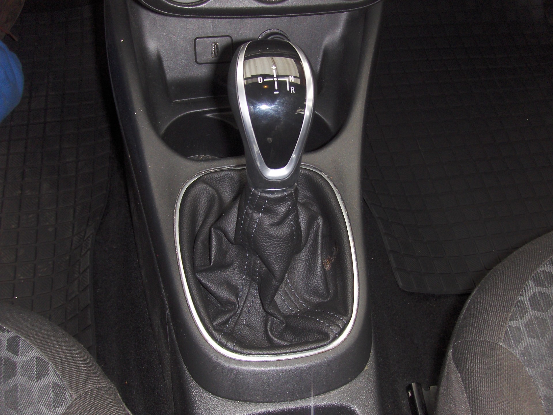OPEL Corsa 1.4 TP Enjoy Easytronic-image-9