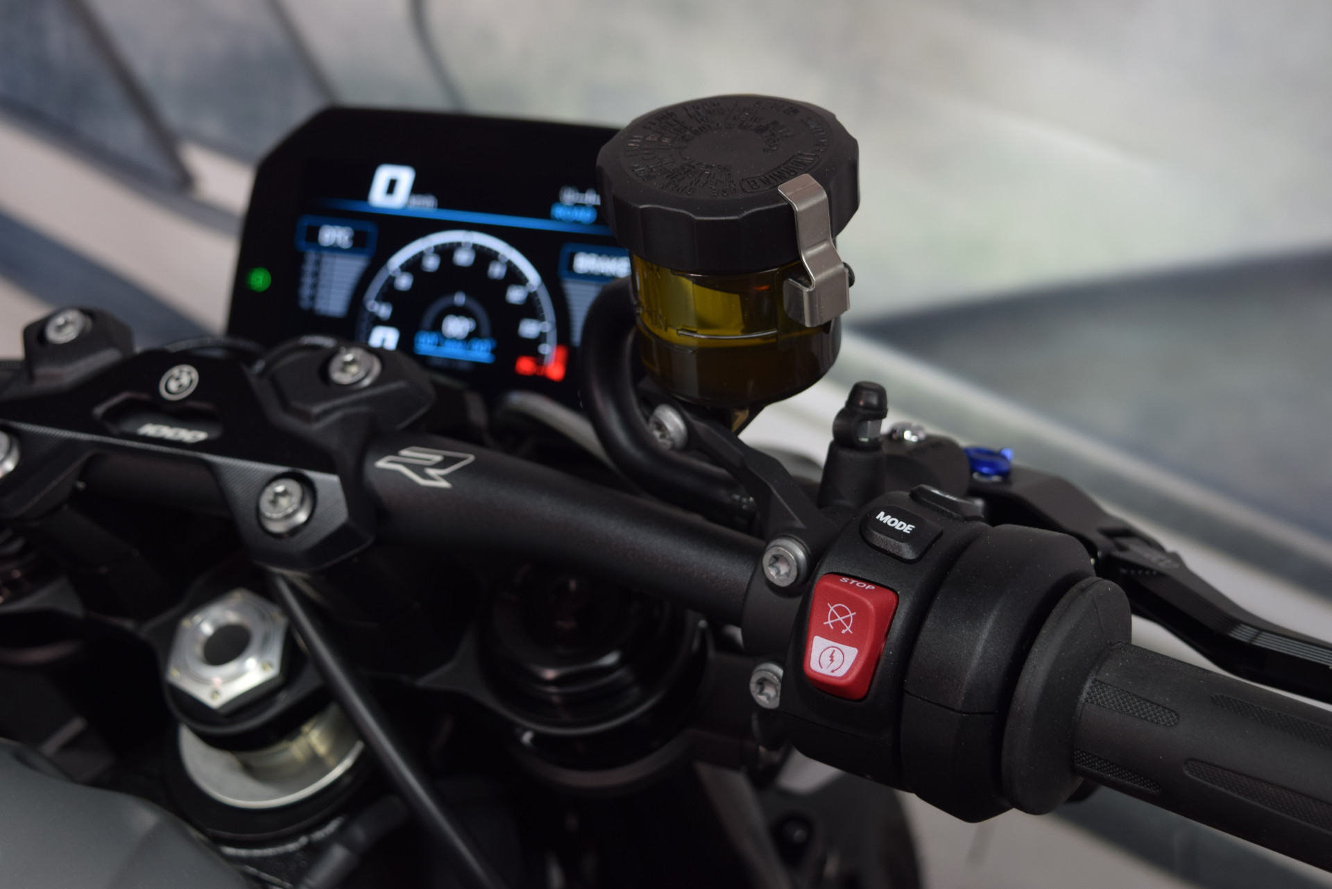 BMW M 1000 R-image-8