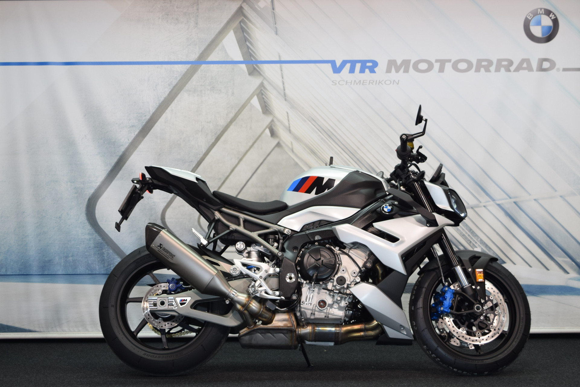 BMW M 1000 R-showroom-element-1