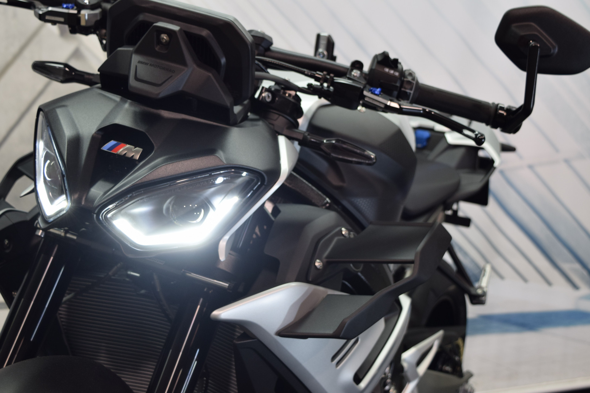BMW M 1000 R-image-6