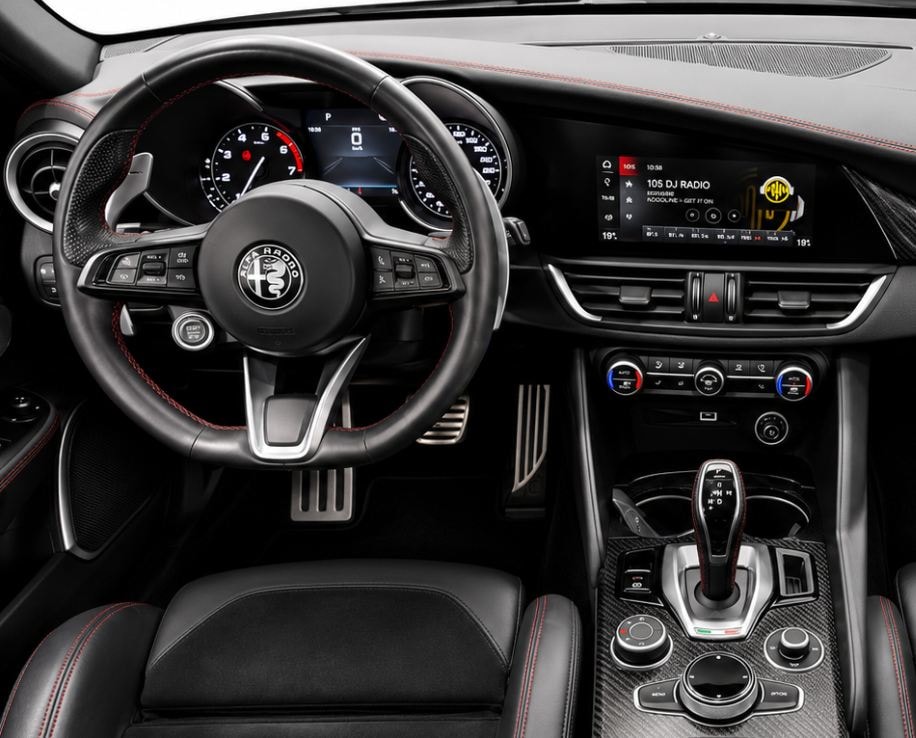 ALFA ROMEO Giulia 2.0 Q4 Veloce TI CH FAHRZEUG-image-9