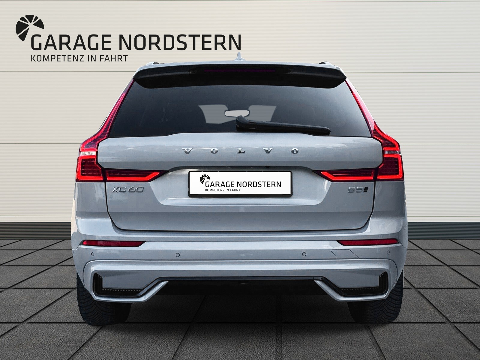 VOLVO XC60 2.0 B5 MH Plus Dark AWD-image-3