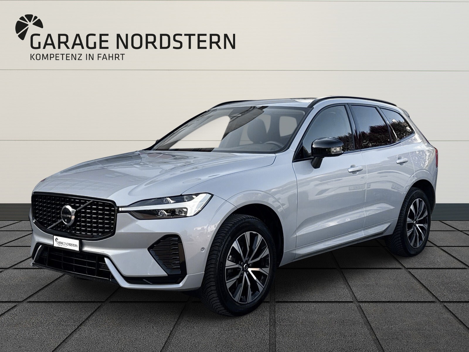 VOLVO XC60 2.0 B5 MH Plus Dark AWD-image-0