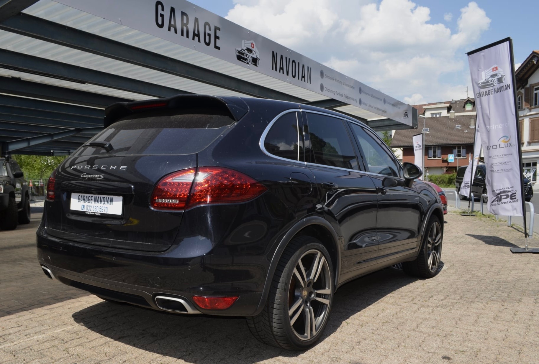 PORSCHE Cayenne S-image-2