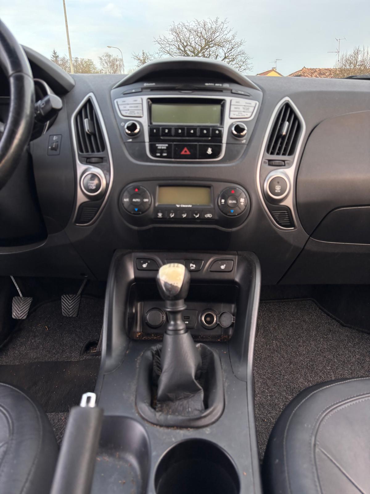 HYUNDAI iX 35 2.0 CRDi Premium 4WD ***problème moteur***-image-7