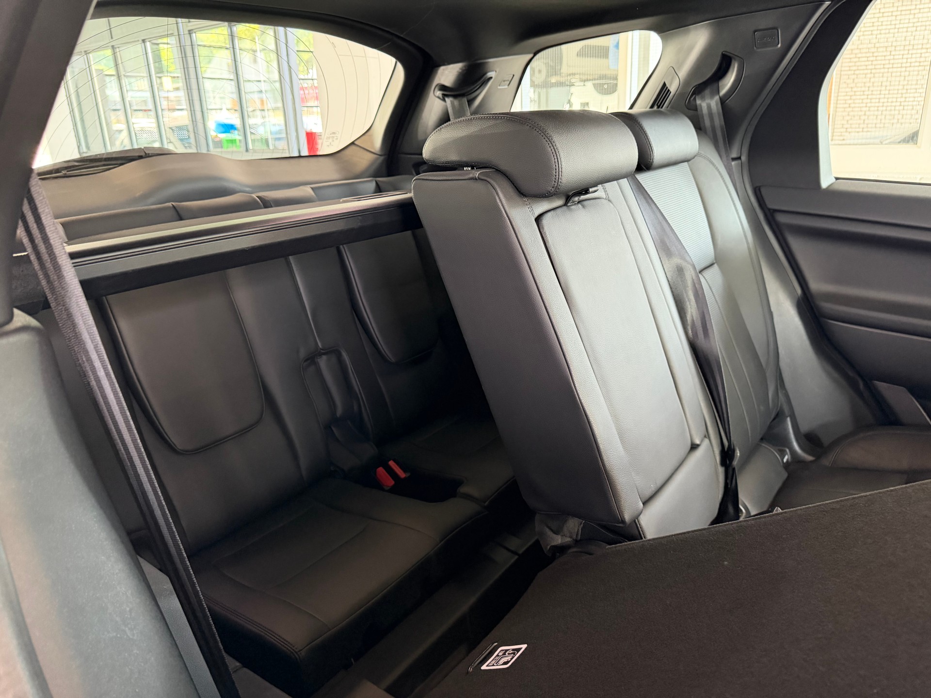 LAND ROVER Discovery Sport 2.0 TD4 180 PS 4X4 HSE AT9-image-11
