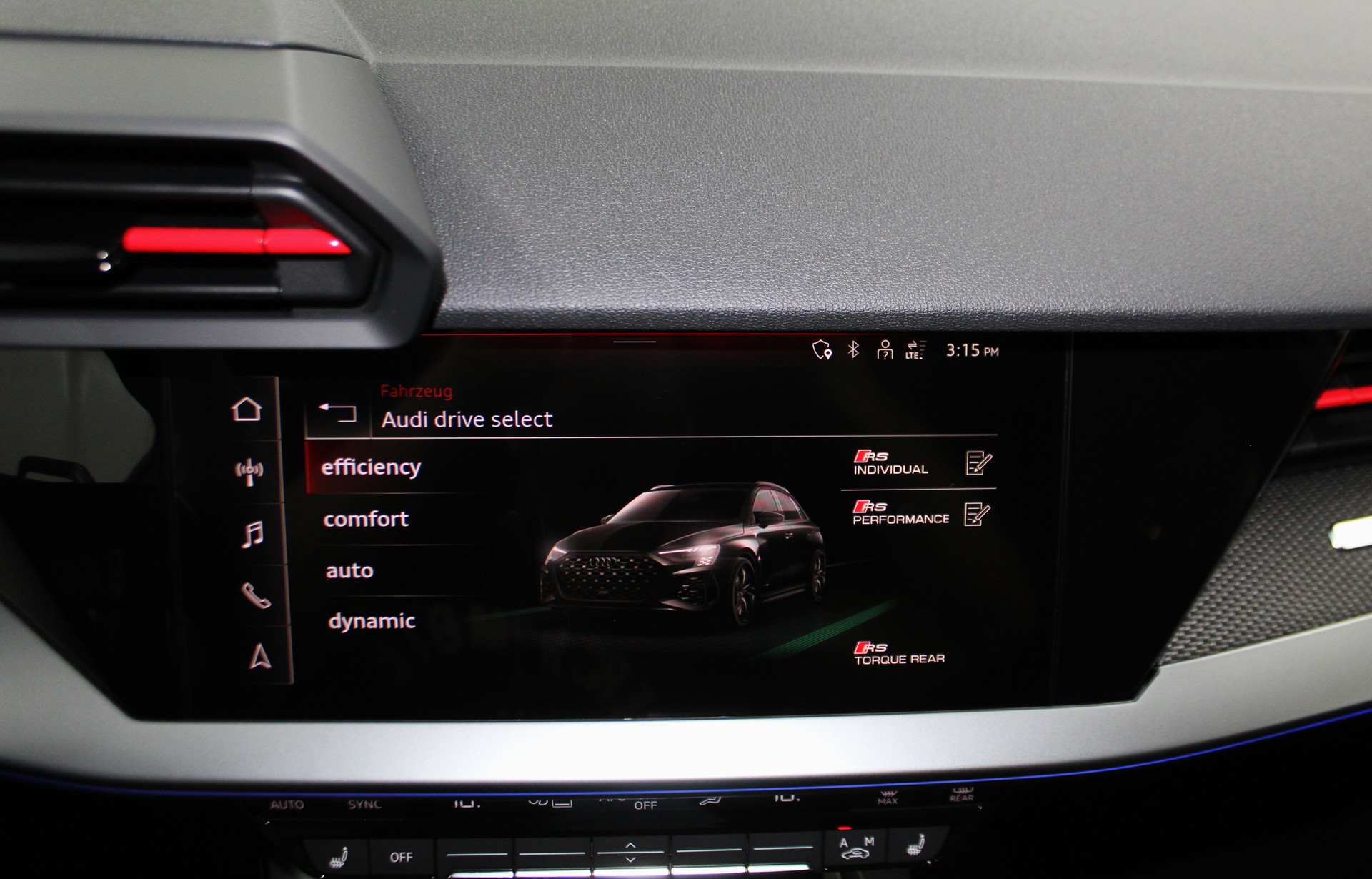 AUDI RS3 Sportback 2.5 TSI quattro S-tronic RS-Designpaket plus rot / CH-Fahrzeug-image-27